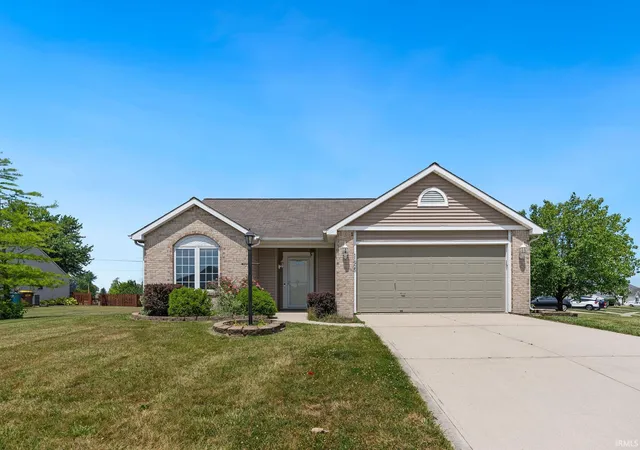 Photo 2 of Sale Pending at 11925 Dark Holw Ct, Fort Wayne, IN 46818 | MLS# 202626684 | Listing updated on 2026-07-30