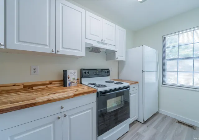 4th image of 563 E Graham Pl, Bloomington, IN 47401 | MLS# 202626695