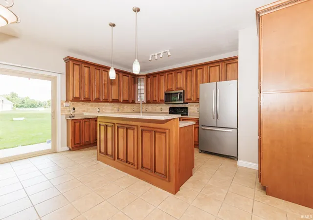 Photo 5 of Manufactured home for sale at 7904 W Adare Dr, Muncie, IN 47304 | MLS# 202626697 | Listing updated on 2026-08-03