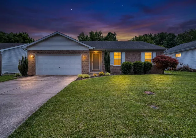 Photo 1 of Sale Pending at 3027 Cascade Dr, Evansville, IN 47725 | MLS# 202626698 | Listing updated on 2026-08-20
