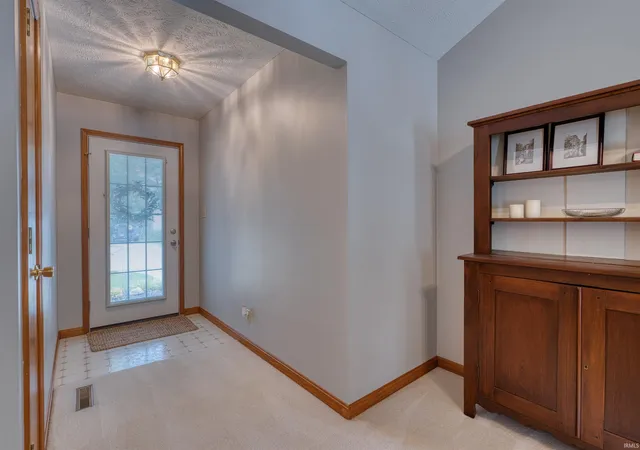 Photo 2 of Sale Pending at 3027 Cascade Dr, Evansville, IN 47725 | MLS# 202626698 | Listing updated on 2026-08-20