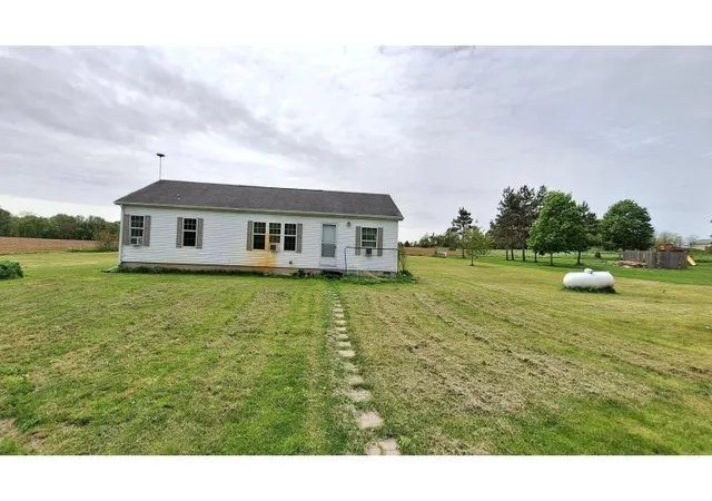 Homes for sale in Angola, IN | 8625 E Metz Rd, Angola, IN 46703 | MLS# 202626707