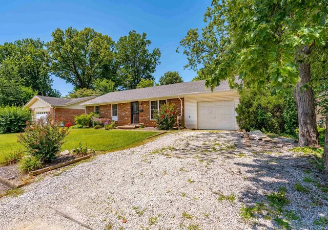 Photo 3 of Sale Pending at 4524 Greencove Ave, Evansville, IN 47714 | MLS# 202626715 | Listing updated on 2026-07-08
