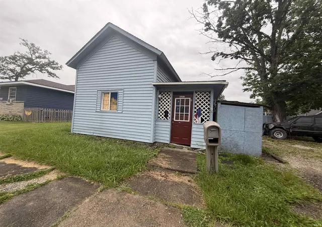 2nd image of 516 E Grant St, Hartford City, IN 47348 | MLS# 202626720