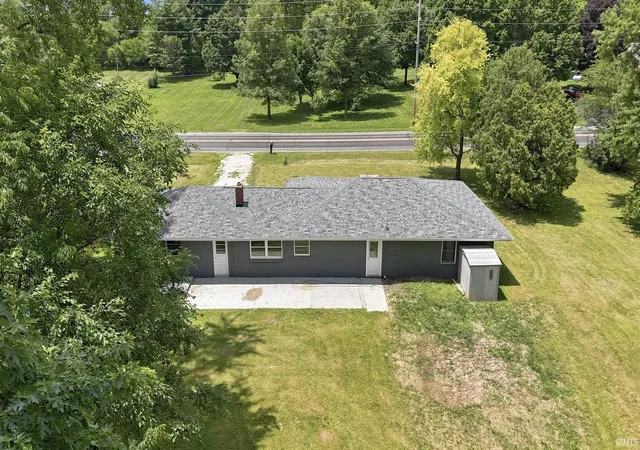 Homes for sale in North Manchester, IN | 12081 N St Rd 15 Hwy, North Manchester, IN 46962 | MLS# 202626728