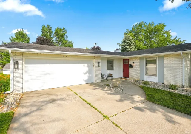 Photo 2 of Sale Pending at 601 Greenbriar Blvd, Auburn, IN 46706 | MLS# 202626733 | Listing updated on 2026-07-17