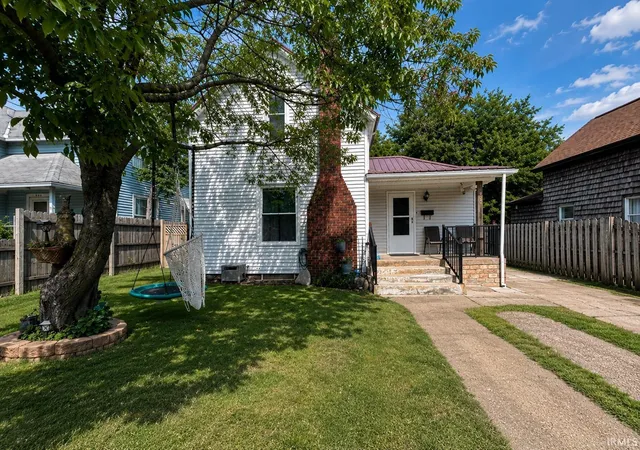 Homes for sale in Bremen, IN | 916 N Center St, Bremen, IN 46506 | MLS# 202626748