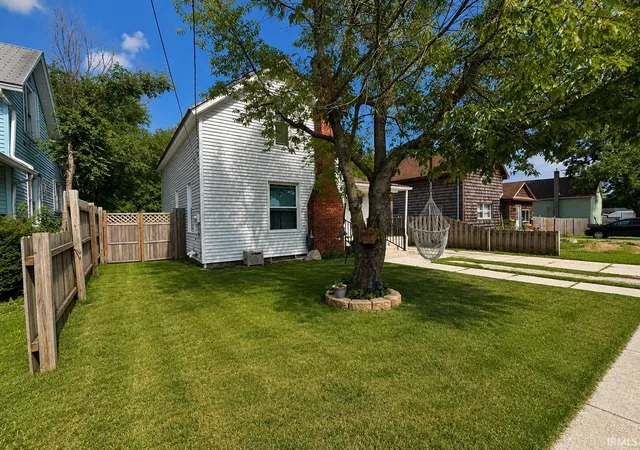 Homes for sale in Bremen, IN | 916 N Center St, Bremen, IN 46506 | MLS# 202626748