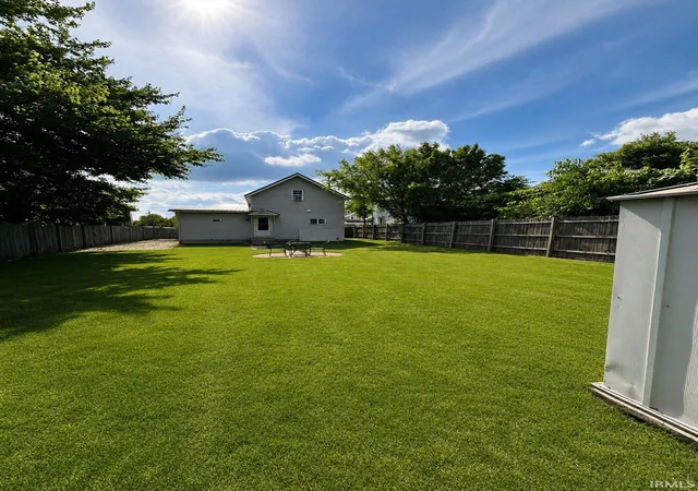 Homes for sale in Bremen, IN | 916 N Center St, Bremen, IN 46506 | MLS# 202626748
