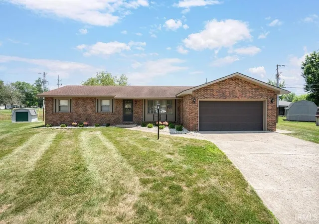 Photo 2 of Sale Pending at 2215 Olds Ct, Kokomo, IN 46902 | MLS# 202626762 | Listing updated on 2026-07-12