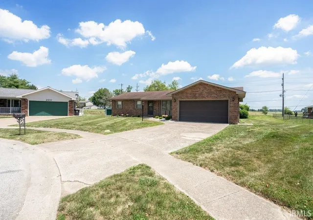 Photo 2 of Sale Pending at 2215 Olds Ct, Kokomo, IN 46902 | MLS# 202626762 | Listing updated on 2026-07-12