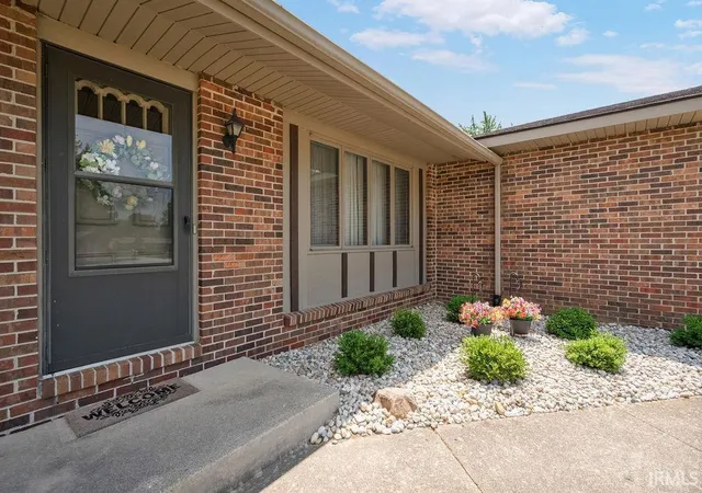 Photo 3 of Sale Pending at 2215 Olds Ct, Kokomo, IN 46902 | MLS# 202626762 | Listing updated on 2026-07-12