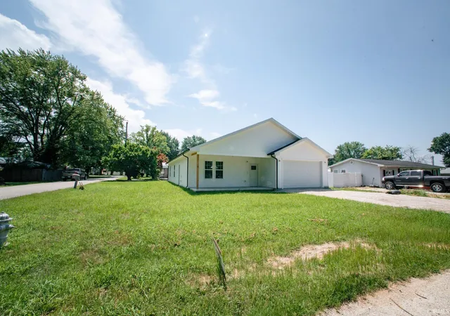 2nd image of 201 Roland, Vincennes, IN 47591 | MLS# 202626769