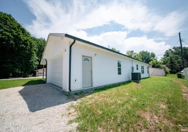 3rd image of 201 Roland, Vincennes, IN 47591 | MLS# 202626769