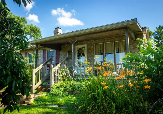 Photo 2 of Manufactured home for sale at 915 North St, Attica, IN 47918 | MLS# 202626773 | Listing updated on 2026-10-02