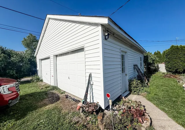Photo 12 of Sale Pending at 920 W Jackson St, Kokomo, IN 46901 | MLS# 202626777 | Listing updated on 2026-08-20