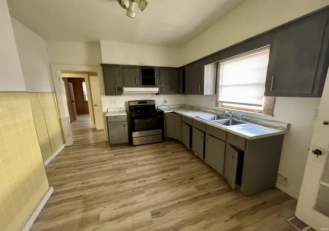 Photo 2 of Manufactured home for sale at 721 Bayard Park Dr, Evansville, IN 47713 | MLS# 202626781 | Listing updated on 2026-07-08