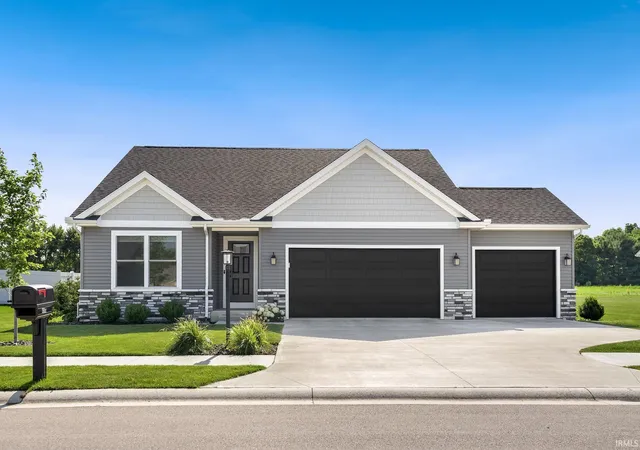 2nd image of 450 N Eastfield Cir, Milford, IN 46542 | MLS# 202626791
