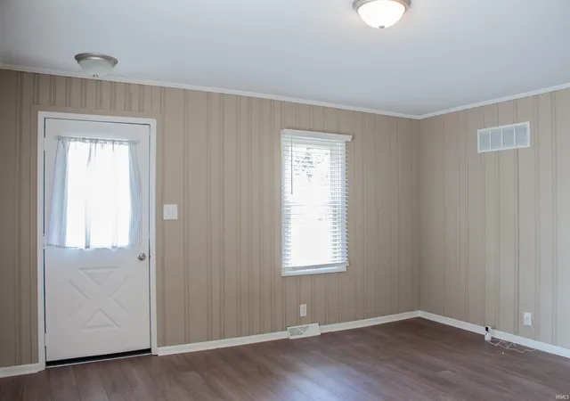 Photo 3 of Sale Pending at 2141 Oakland Ave, Evansville, IN 47711 | MLS# 202626792 | Listing updated on 2026-07-10