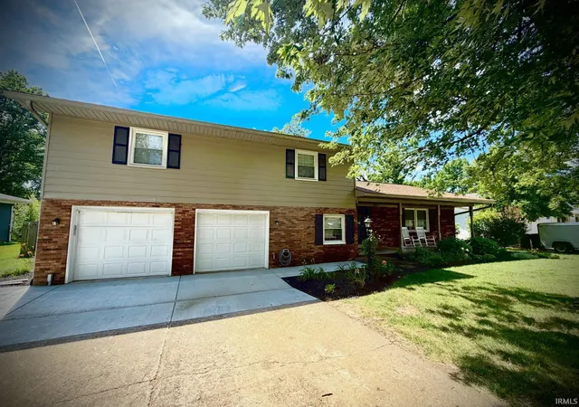 Homes for sale in Newburgh, IN | 4355 E Birch Dr, Newburgh, IN 47630 | MLS# 202626798