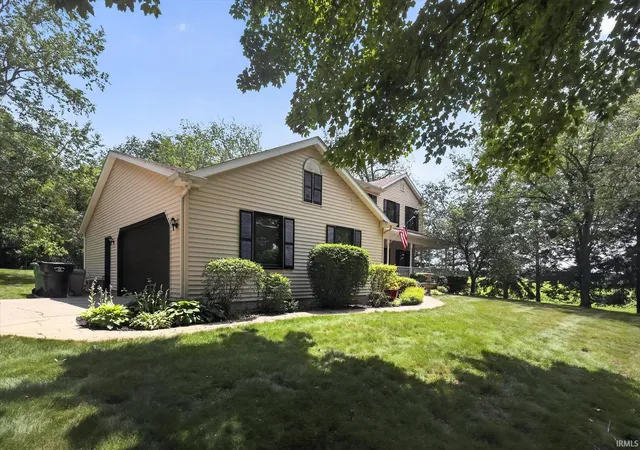 Photo 3 of Manufactured home for sale at 51976 Westwood Forest Dr, South Bend, IN 46628 | MLS# 202626800 | Listing updated on 2026-08-29