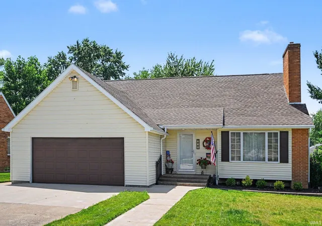 Homes for sale in Bremen, IN | 221 N Maryland St, Bremen, IN 46506 | MLS# 202626802