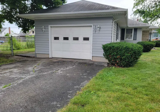 3rd image of 107 W Liberty St, Butler, IN 46721 | MLS# 202626804