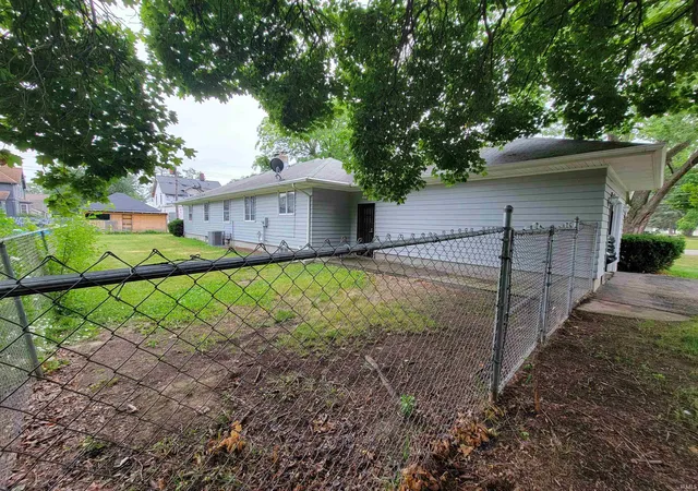 4th image of 107 W Liberty St, Butler, IN 46721 | MLS# 202626804