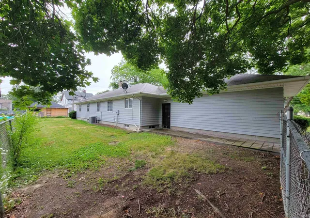 5th image of 107 W Liberty St, Butler, IN 46721 | MLS# 202626804