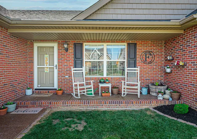 Photo 3 of Sale Pending at 8802 Wynnfield Dr, Evansville, IN 47725 | MLS# 202626808 | Listing updated on 2026-07-12