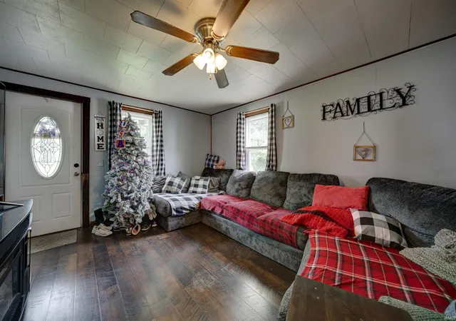 4th image of 611 15Th St, Tell City, IN 47586 | MLS# 202626811