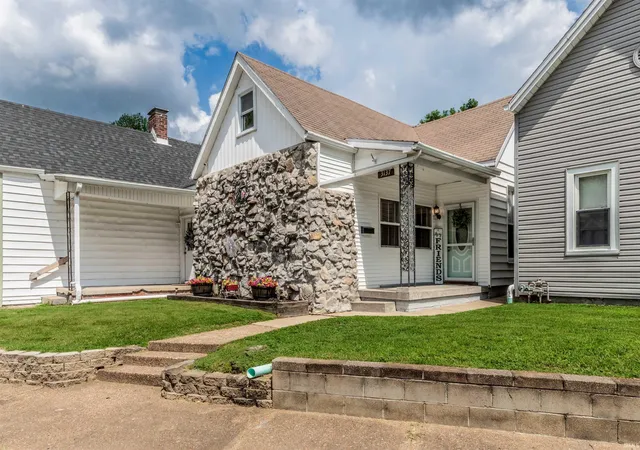 Photo 1 of Sale Pending at 3137 Arlington Ave, Evansville, IN 47712 | MLS# 202626836 | Listing updated on 2026-07-13