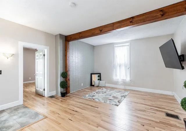 Photo 3 of Sale Pending at 3137 Arlington Ave, Evansville, IN 47712 | MLS# 202626836 | Listing updated on 2026-07-13