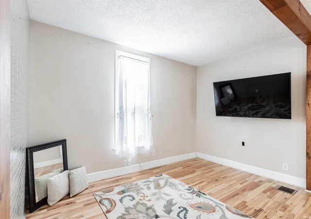 Photo 4 of Sale Pending at 3137 Arlington Ave, Evansville, IN 47712 | MLS# 202626836 | Listing updated on 2026-07-13