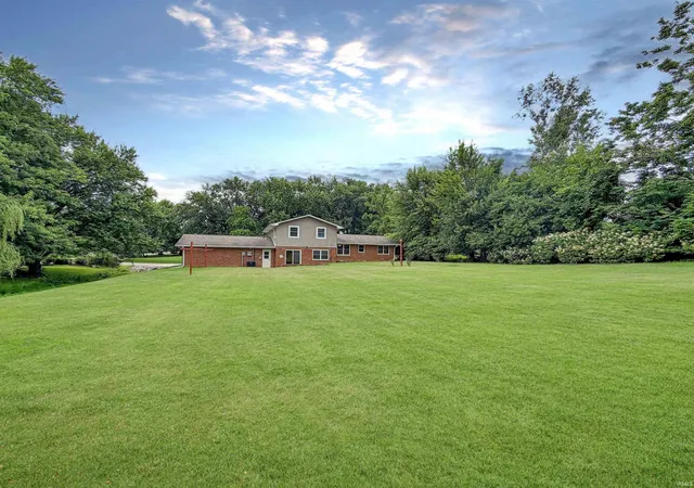 Homes for sale in Frankfort, IN | 1348 N Lakeview Dr, Frankfort, IN 46041 | MLS# 202626874