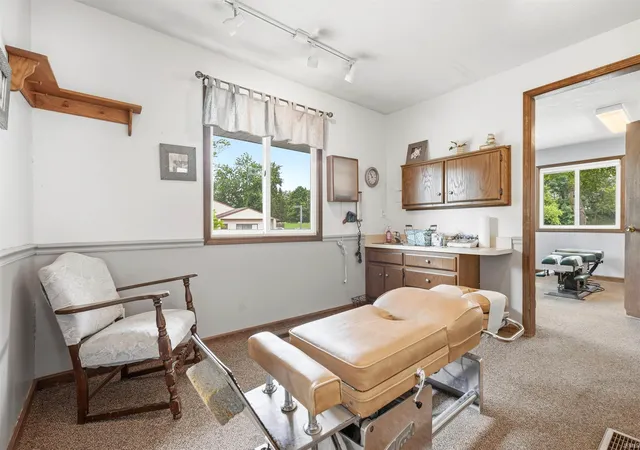 4th image of 208 E Whitley St, Churubusco, IN 46723 | MLS# 202626878