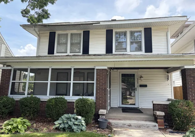 Homes for sale in Mishawaka, IN | 505 Calhoun St, Mishawaka, IN 46545 | MLS# 202626882