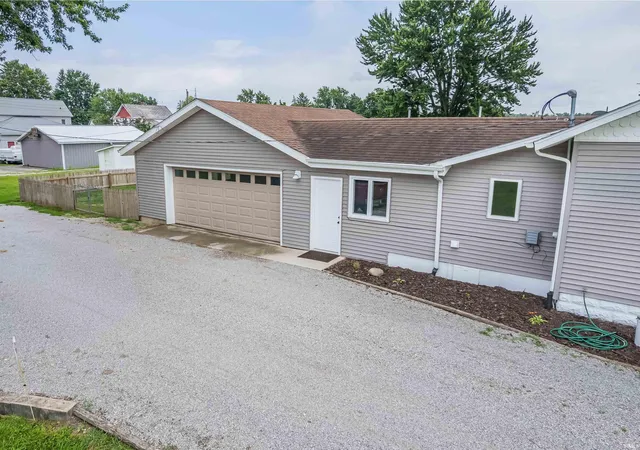 4th image of 5909 N Lincoln St, Uniondale, IN 46791 | MLS# 202626891