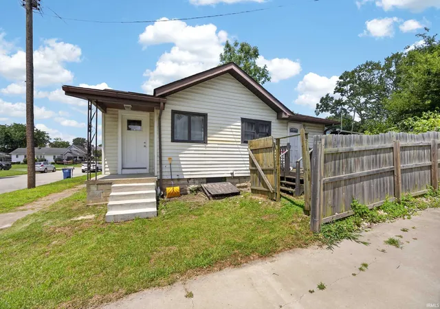 3rd image of 1313 22Nd St, Bedford, IN 47421 | MLS# 202626900