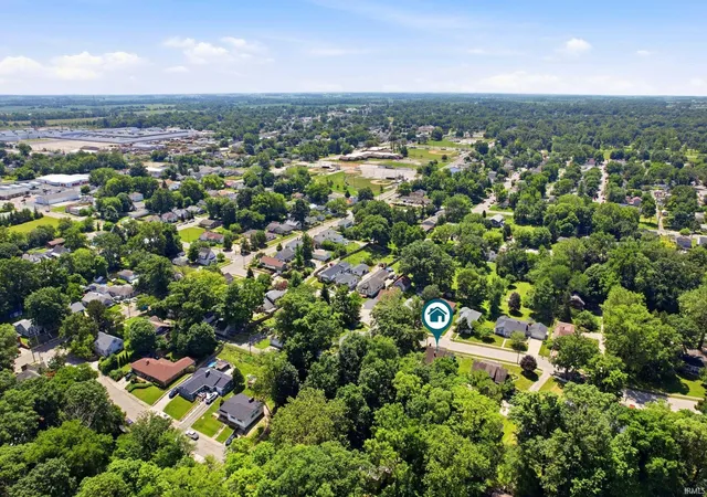 Homes for sale in New Castle, IN | 1208 Woodlawn Dr, New Castle, IN 47362 | MLS# 202626903