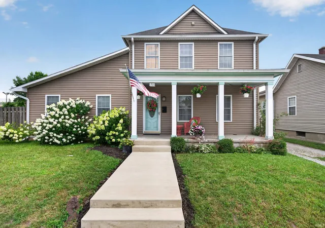 Homes for sale in Logansport, IN | 711 W Market St, Logansport, IN 46947 | MLS# 202626914