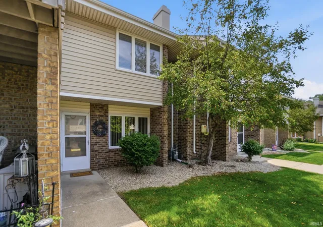 Photo 1 of Sale Pending at 5661 S Wayne Ave, Fort Wayne, IN 46807 | MLS# 202626916 | Listing updated on 2026-07-13