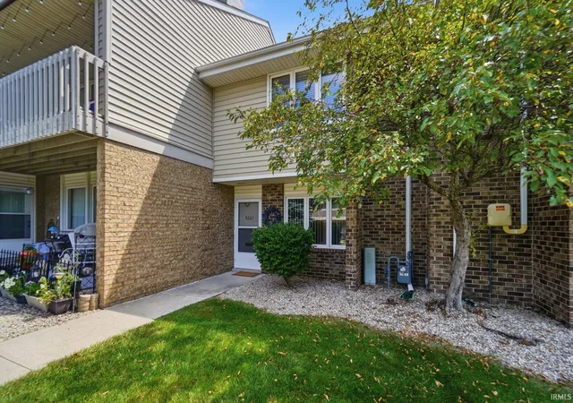 Photo 3 of Sale Pending at 5661 S Wayne Ave, Fort Wayne, IN 46807 | MLS# 202626916 | Listing updated on 2026-07-13
