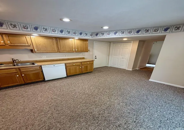 Photo 3 of Sale Pending at 7 Salem Ct, Elkhart, IN 46514 | MLS# 202626925 | Listing updated on 2026-07-10