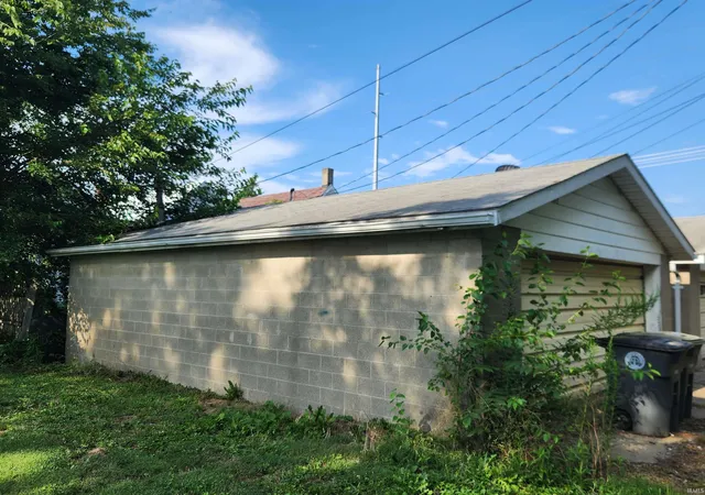 Homes for sale in Evansville, IN | 113 E Tennessee St, Evansville, IN 47711 | MLS# 202626927