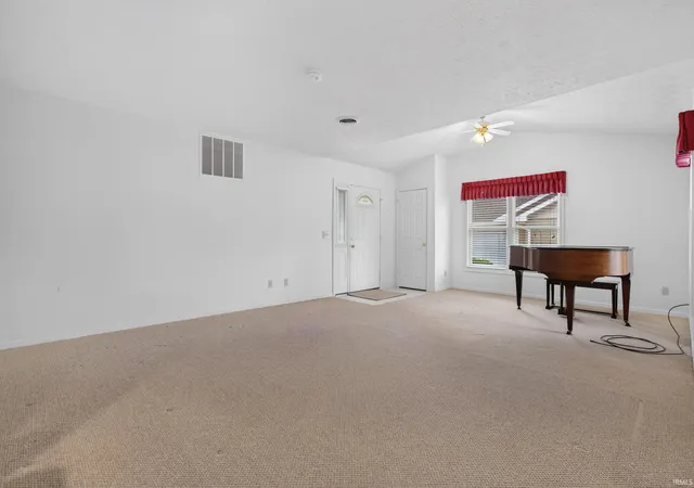 Homes for sale in Logansport, IN | 820 Walnut Ridge West, Logansport, IN 46947 | MLS# 202626929