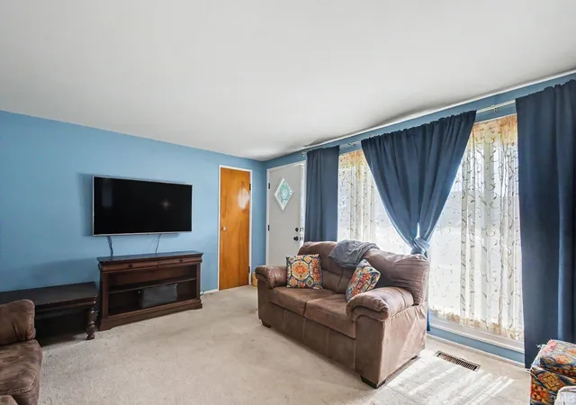 Photo 4 of Sale Pending at 335 Preston Dr, South Bend, IN 46615 | MLS# 202626931 | Listing updated on 2026-07-10