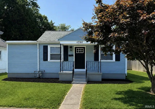 Homes for sale in Evansville, IN | 1705 Monroe Ave, Evansville, IN 47714 | MLS# 202626937