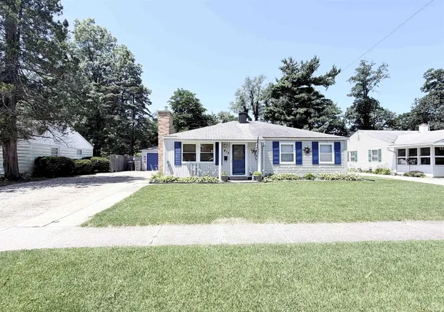 Photo 2 of Manufactured home for sale at 415 Manchester Dr, South Bend, IN 46615 | MLS# 202626941 | Listing updated on 2026-07-16