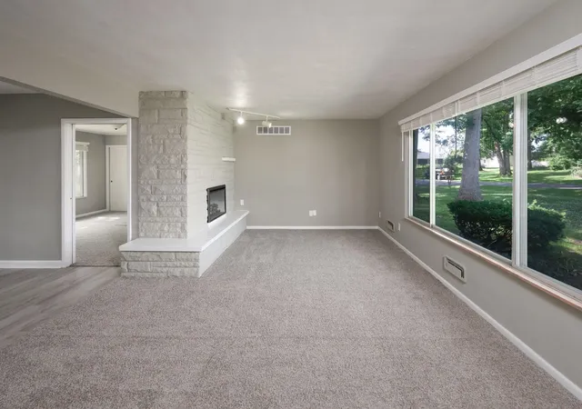 Photo 3 of Sale Pending at 9637 Manor Woods Rd, Fort Wayne, IN 46804 | MLS# 202626957 | Listing updated on 2026-07-10